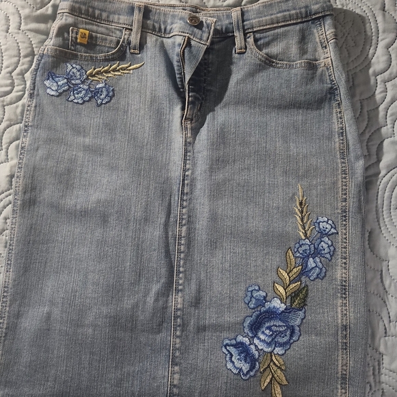 Yoga jeans knee length denim skirt - Picture 6 of 6